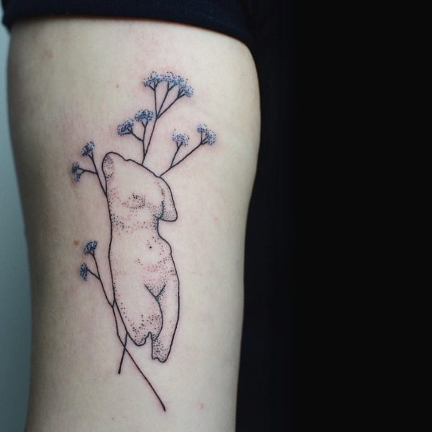 LED Venus and Baby'sbreath fine line dotwork tattoo by artist Cesarina Gretha (Sanne Bosscher)