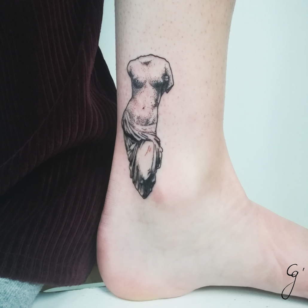LED Statue Series Aphrodite fine line dotwork tattoo by artist Cesarina Gretha (Sanne Bosscher)