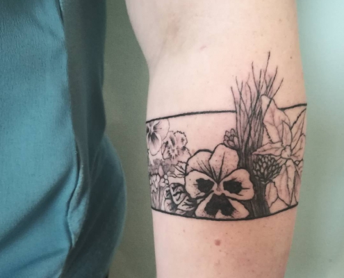 Custom Edibale Garden fine line dotwork tattoo by artist Cesarina Gretha (Sanne Bosscher)